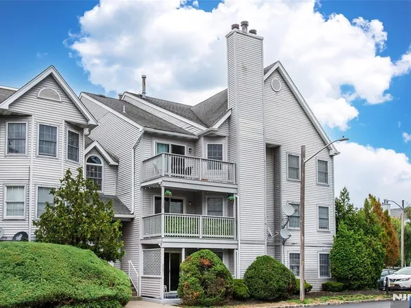 117 Quartz Ln, Paterson, NJ 07501