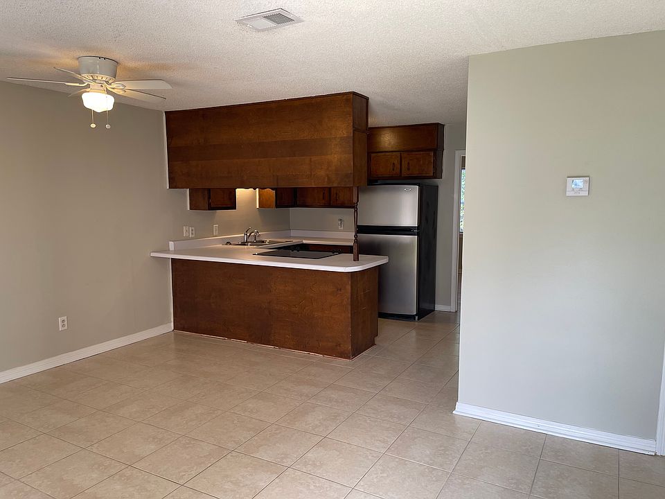 1st image of 3386 Barrancas Ave APT 6