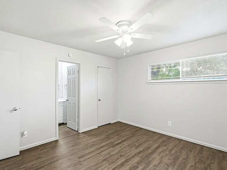 2319 Greenfield Pkwy — Photo 29