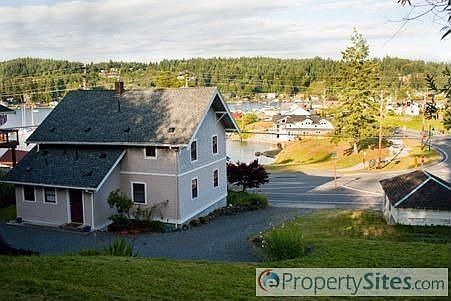 2nd image of 3802 Harborview Dr