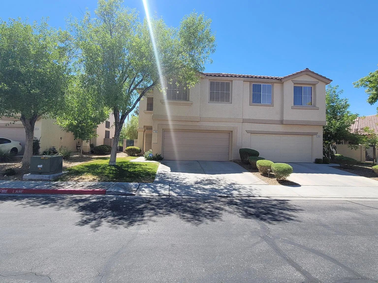 3 bed, 2.5 bath, 1745 sqft, $2,300 — Photo 3