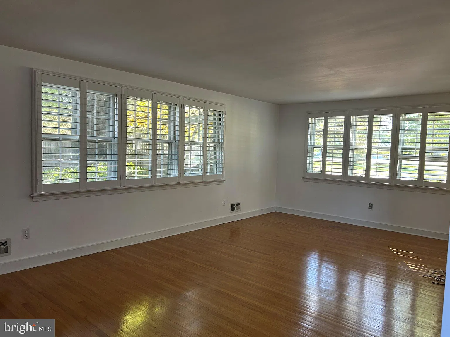 3 bed, 4.0 bath, 1891 sqft, $3,900 — Photo 3