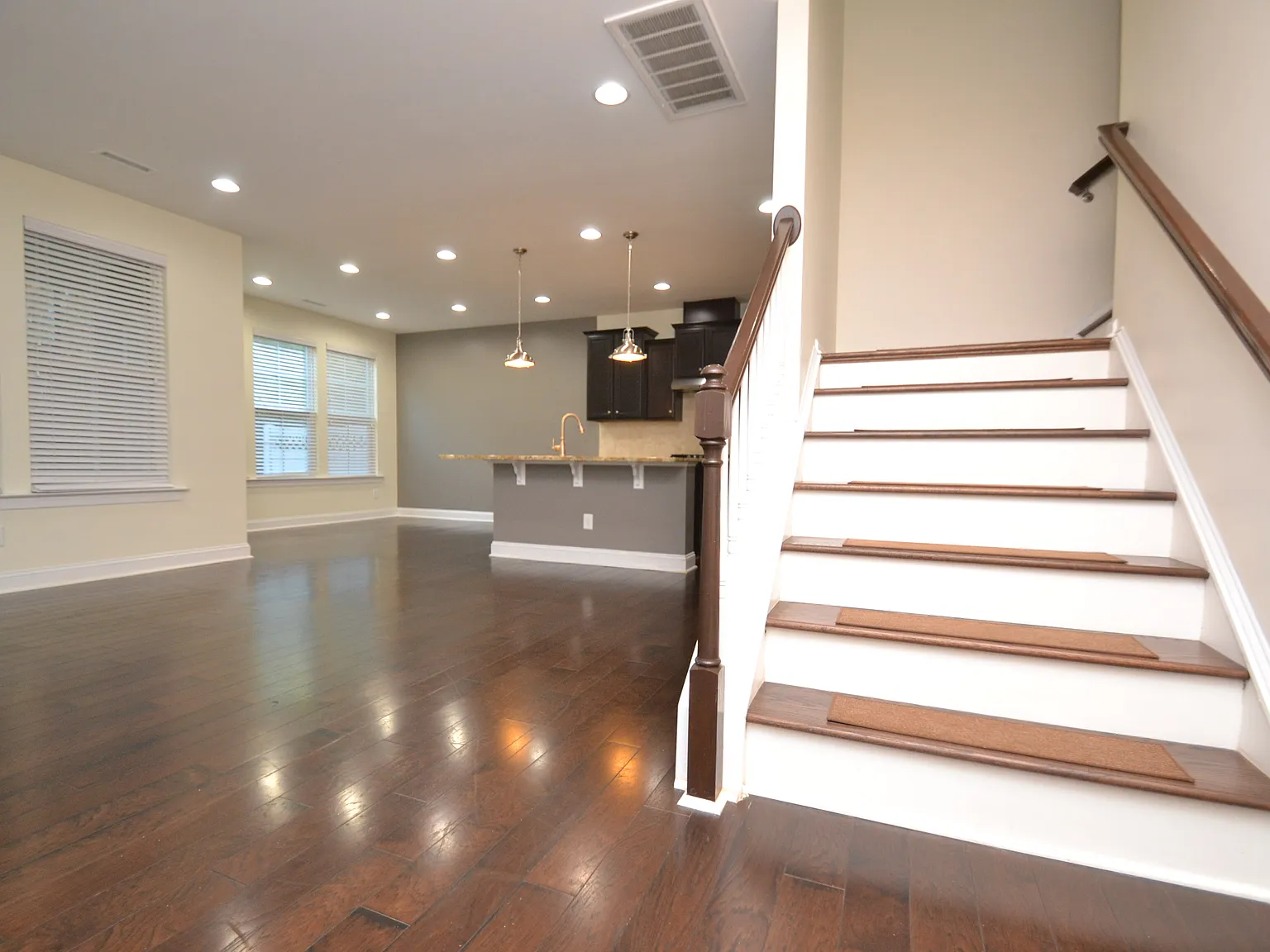 End Unit Luxury Cary Townhome Available Immediately — Photo 2