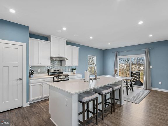 5th image of 271 Norland Knoll Dr