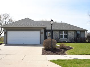 3724 Stillwater Cir, Waukesha, WI 53189