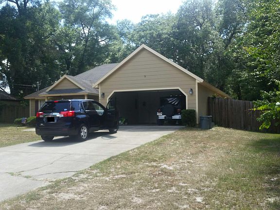 3rd image of 1047 N Orange Ave