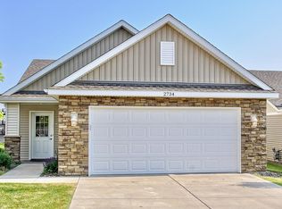 2734 Ridgeview Dr, Red Wing, MN 55066