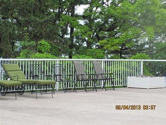 3rd image of 3100 Lake Mendota Dr APT 606