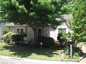 1st image of 811 Lancaster Ln