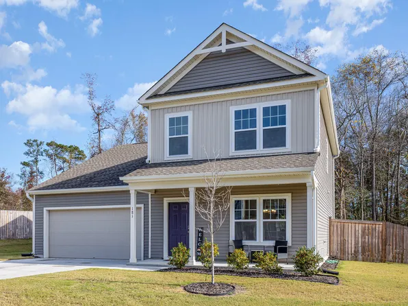 181 Pineapple Pl, Benson, NC 27504