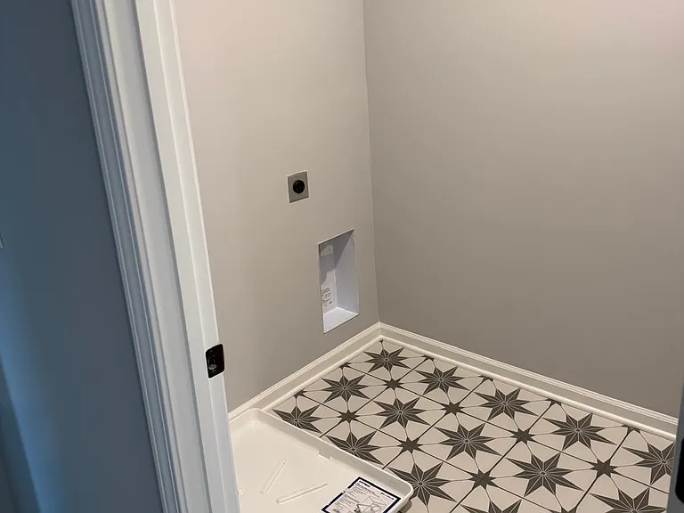 561 Twyla Dr — Photo 13