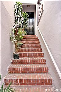 2nd image of 528 Lawton St