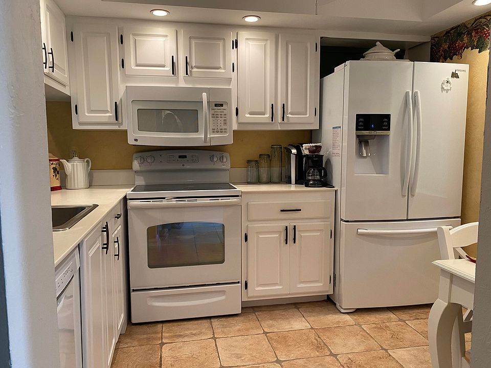 Nassau Village Wynmoor Condominiums - 2708 Nassau Bnd