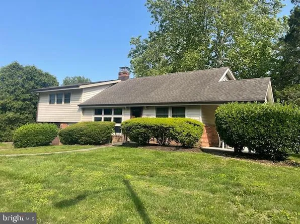 4538 Pickwick Dr, Wilmington, DE 19808