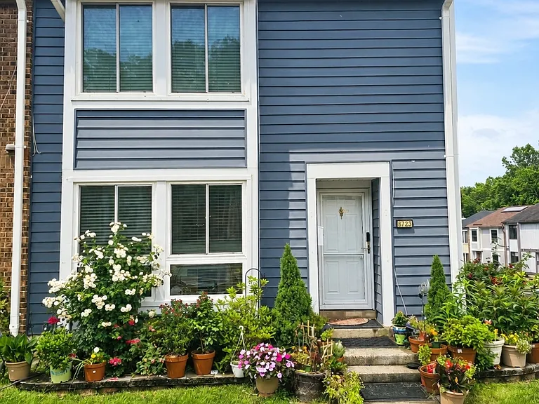 8723 Ridge Hollow Ct — Photo 1
