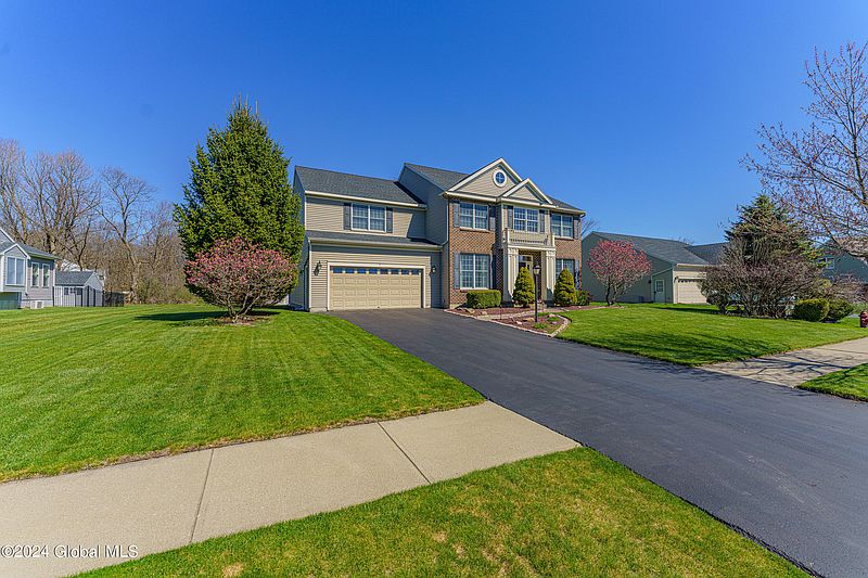 2nd image of 5 Magnolia Way