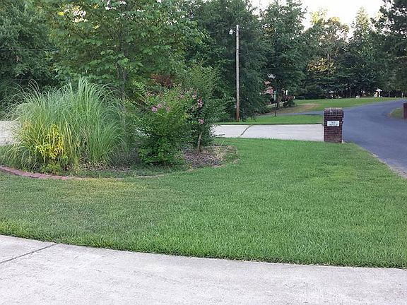 Mailbox facing Virginia Dr.