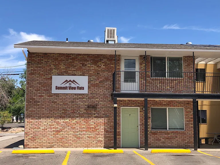 Summit View Apartments — Photo 15
