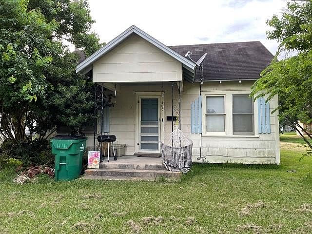 1st image of 205 E Norris St