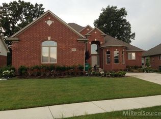 49689 Briar Point, Macomb Township, MI 48044