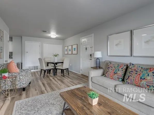 3335 N Lakeharbor Ln APT 202, Boise, ID 83703