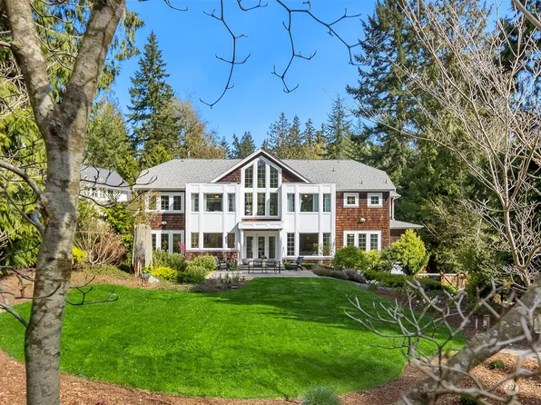 10417 NE Puget Bluff Lane, Bainbridge Island, WA 98110