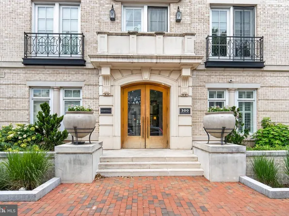 300 8th St NE Unit 209, Washington, DC 20002