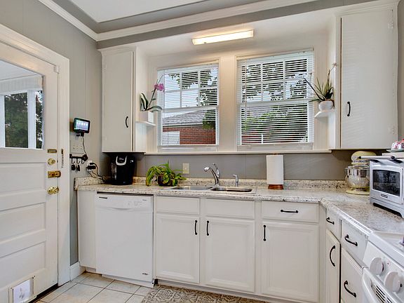 4th image of 603 E 52nd St