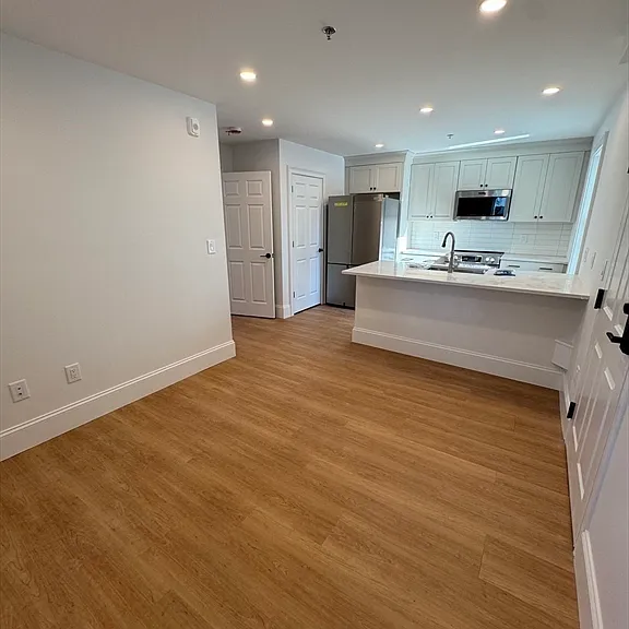 41 Elm St #102 — Photo 3
