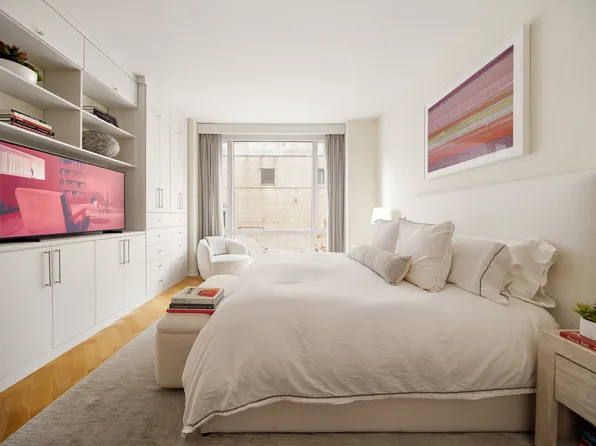 330 Spring Street image 6 of 11