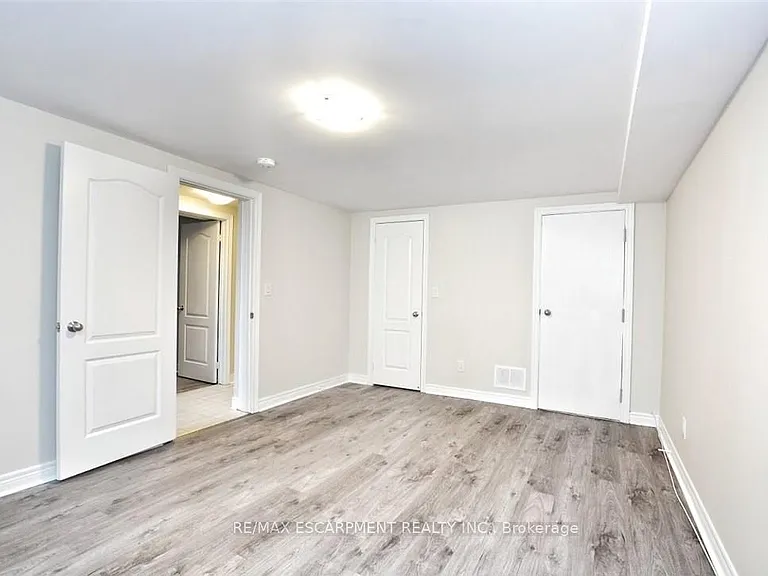 25 Endfield Ave #2 — Photo 10