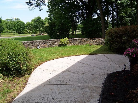 4th image of 15 Westbrooke Blvd