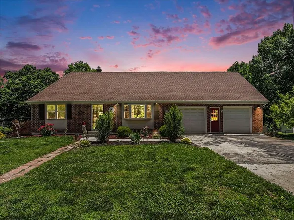 5515 NE San Rafael Dr, Kansas City, MO 64119