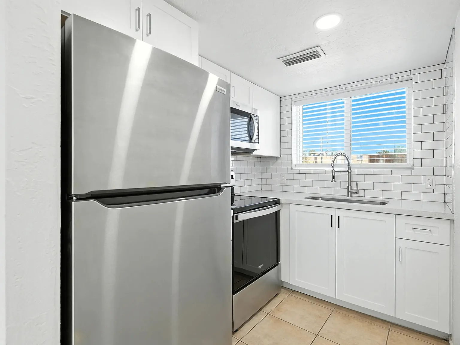 1st Ave Apartments — Photo 3