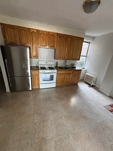 573 Avenue E Photo 1