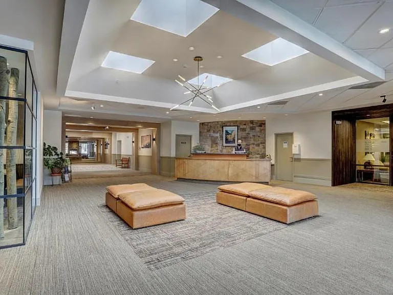 Seasons at Avon Front Desk and Lobby