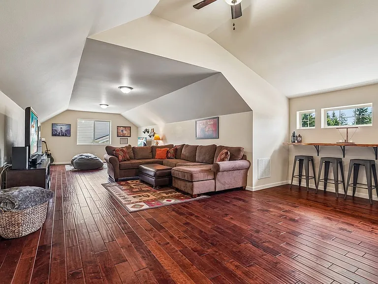 853 SW Norpoint Ct — Photo 32