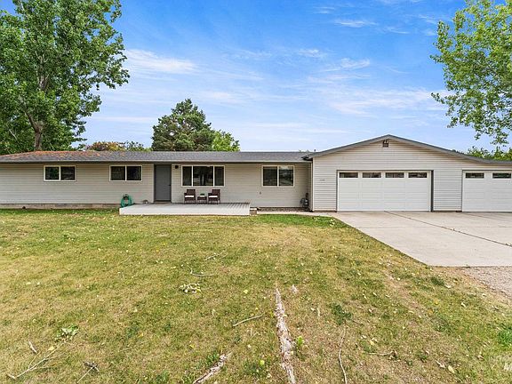 2nd image of 1114 N Dawn Dr