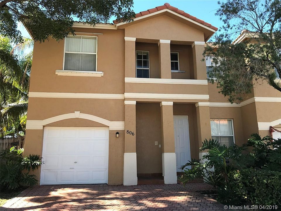 1st image of 806 NW 135th Ter