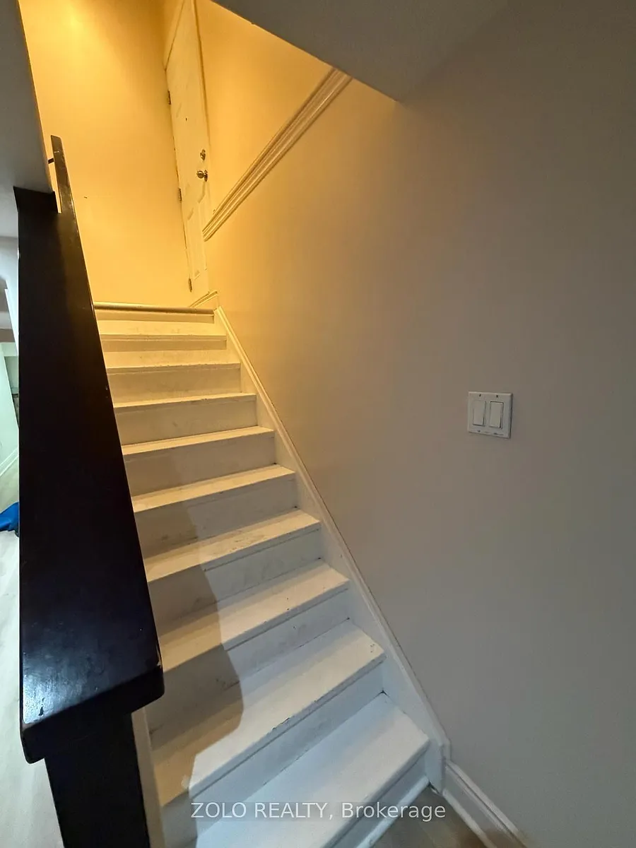Building Photo - 165 Windflower Dr #BASEMENT