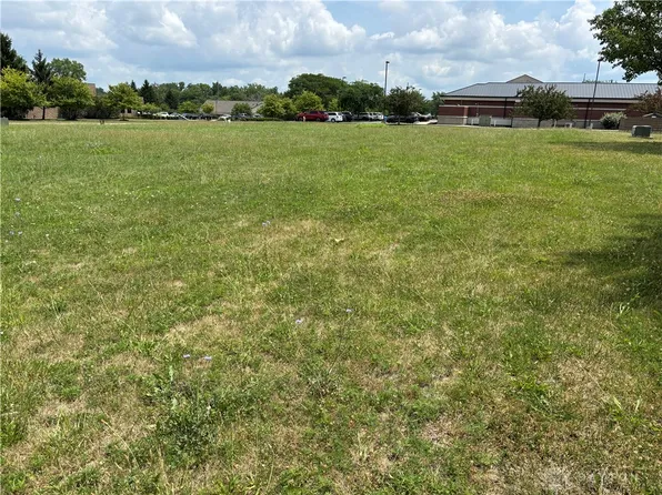 1675 Delco Park Dr, Dayton, OH 45420