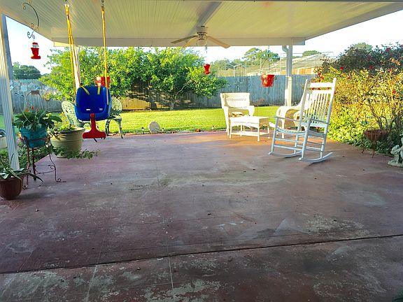 2nd image of 715 Royale Dr
