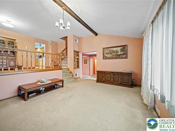 5th image of 403 Circle Dr