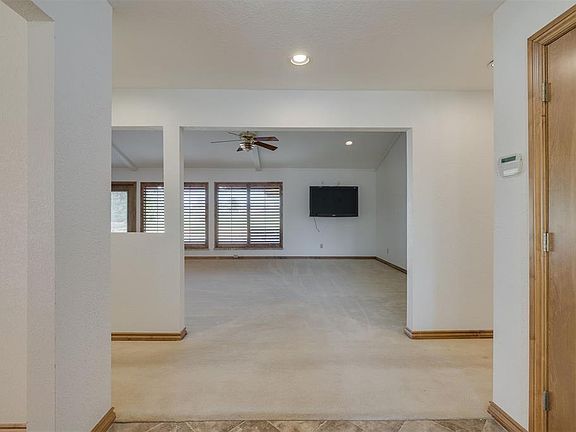 4th image of 12512 Arrowhead Dr