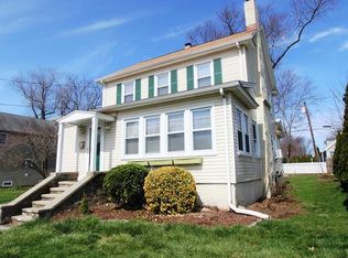 876 Riverside Dr, Fairfield, CT 06824