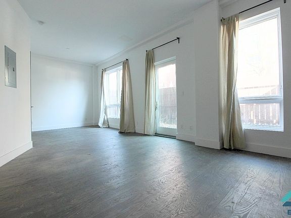 3rd image of 596 Washington Ave APT 1A