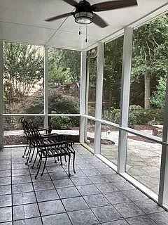 402 Woodbrook Ct — Photo 16