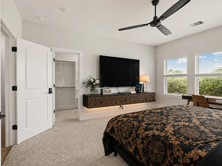 1206 Moody St — Photo 1