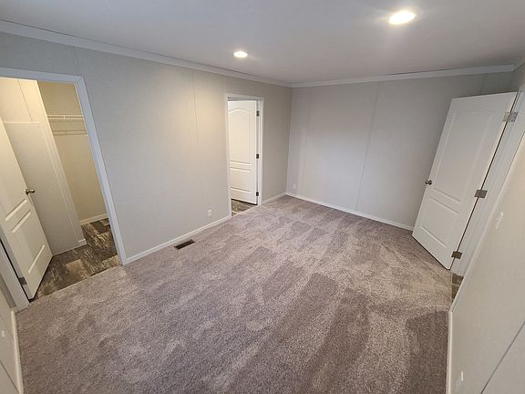 4th image of 516 Courtland Ln #397