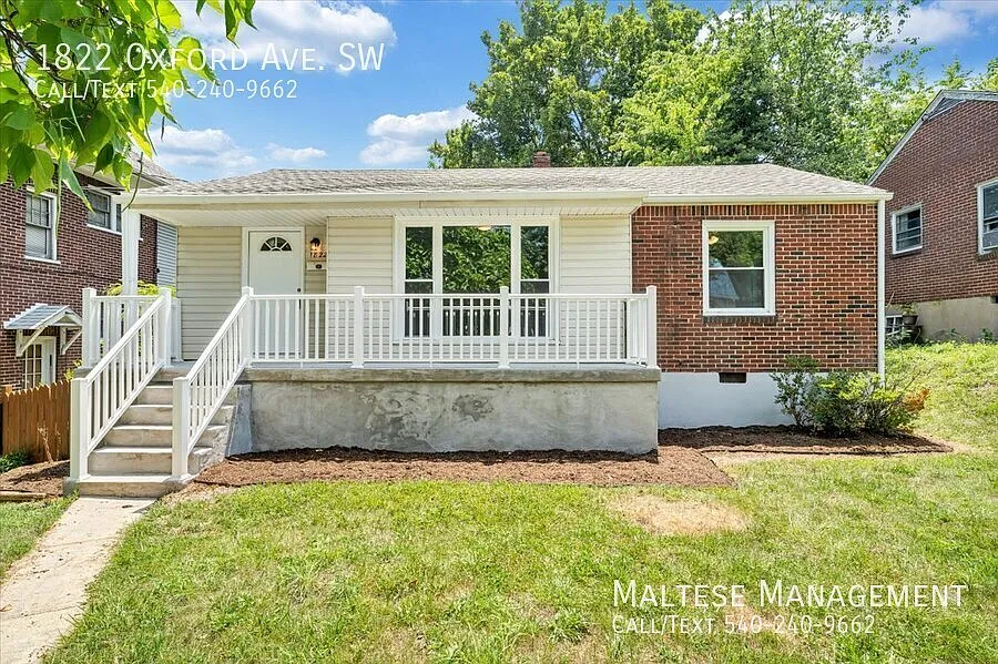 3 bed, 931 sqft, $1,900 — Photo 1